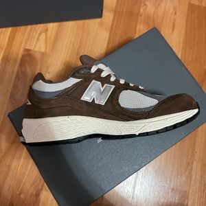 New Balance 2002r